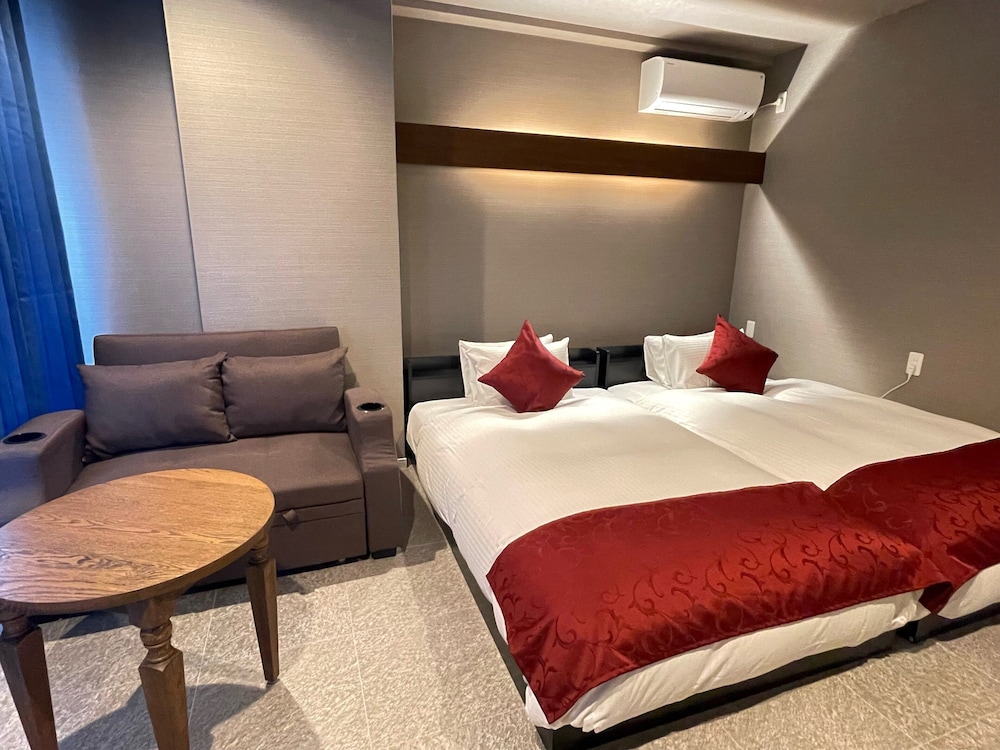 デラックス ツインルーム 2 ベッドルーム 禁煙 サウナ 客室1 | ラ・ジョリー元町