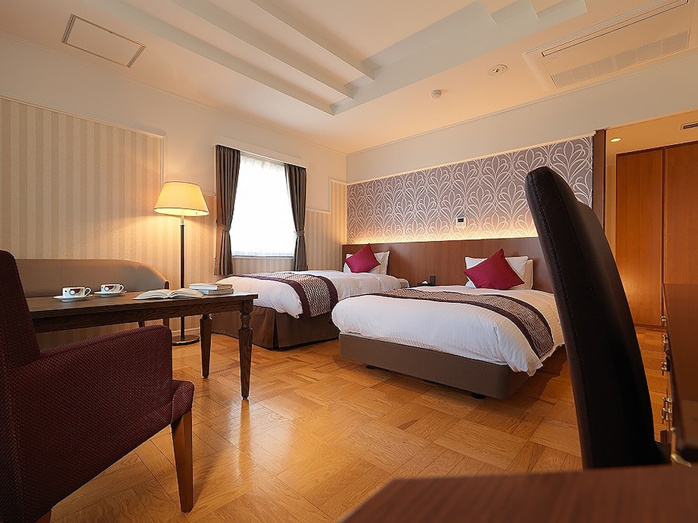 客室1 | ラ・ジョリー元町