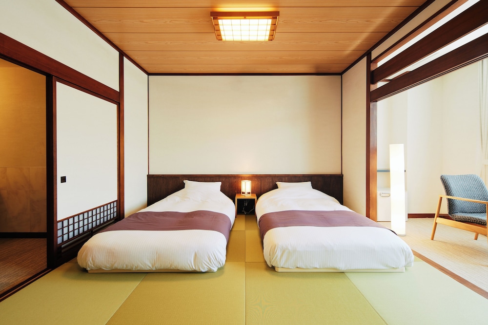 ファミリー 4 人部屋 客室1 | ホテルゆとりあ藤里