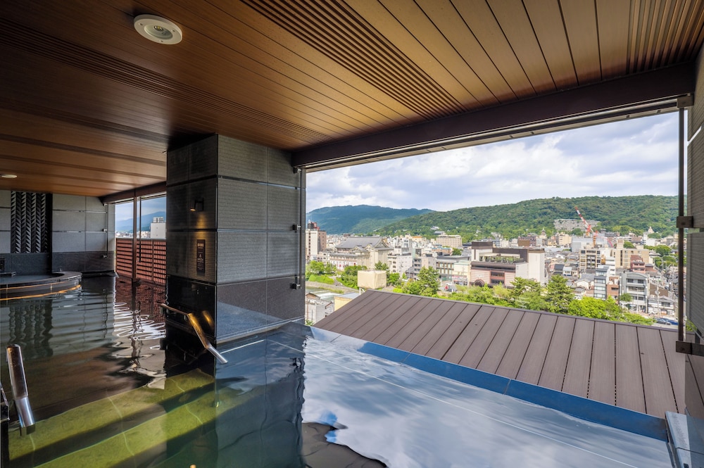 四条河原町温泉　空庭テラス京都