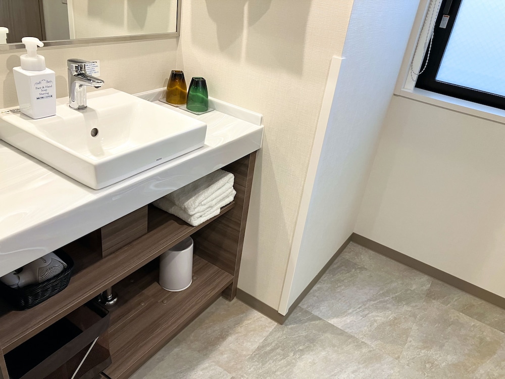 ツインルーム 禁煙 シャワーブース (バスタブなし) バスルーム0 | 京急 EXイン 京急蒲田駅前