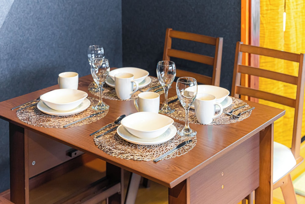 ファミリー ヴィラ 客室内のダイニングエリア0 | HOTEL Kita-Shinagawa