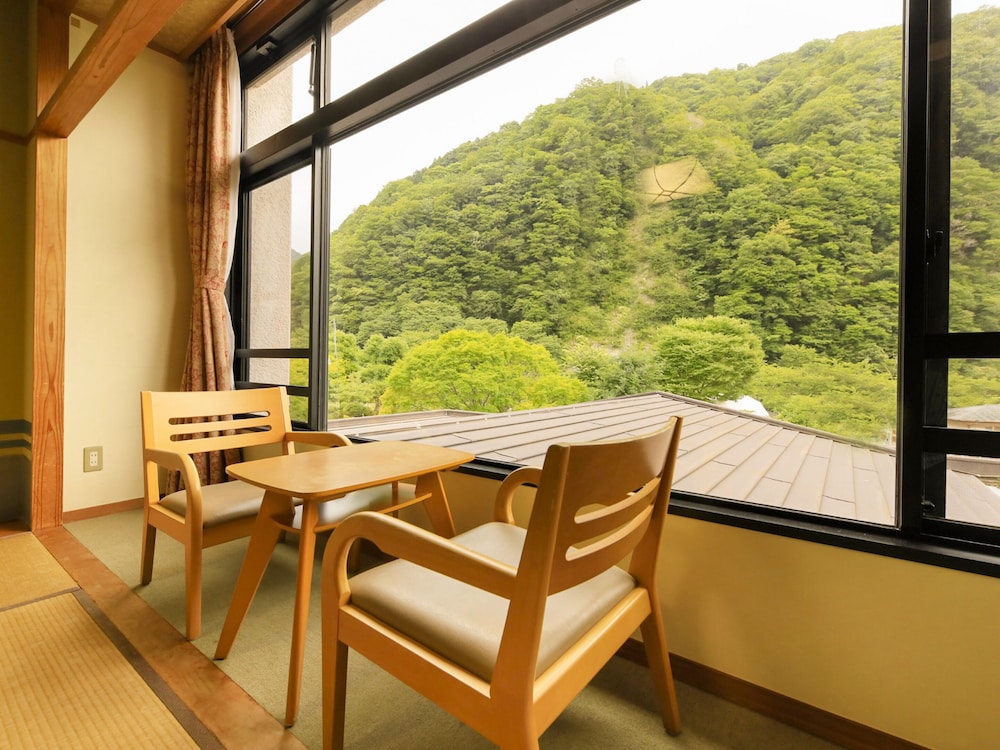 和室10畳 禁煙 客室4 | SPRINGS VILLAGE 丹沢・中川温泉リゾート