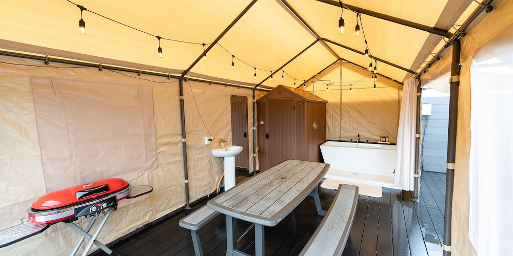 グランピング (ドームテント) ペット可 禁煙 客室2 | SPRINGS VILLAGE 丹沢・中川温泉リゾート