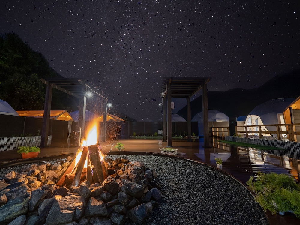 グランピング (ドームテント) 半露天風呂付 禁煙 客室7 | SPRINGS VILLAGE 丹沢・中川温泉リゾート