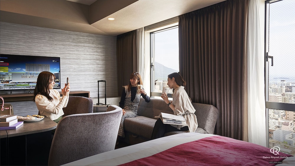 エグゼクティブフォース (4名利用) 禁煙 客室8 | ダイワロイネットホテル鹿児島天文館 PREMIER
