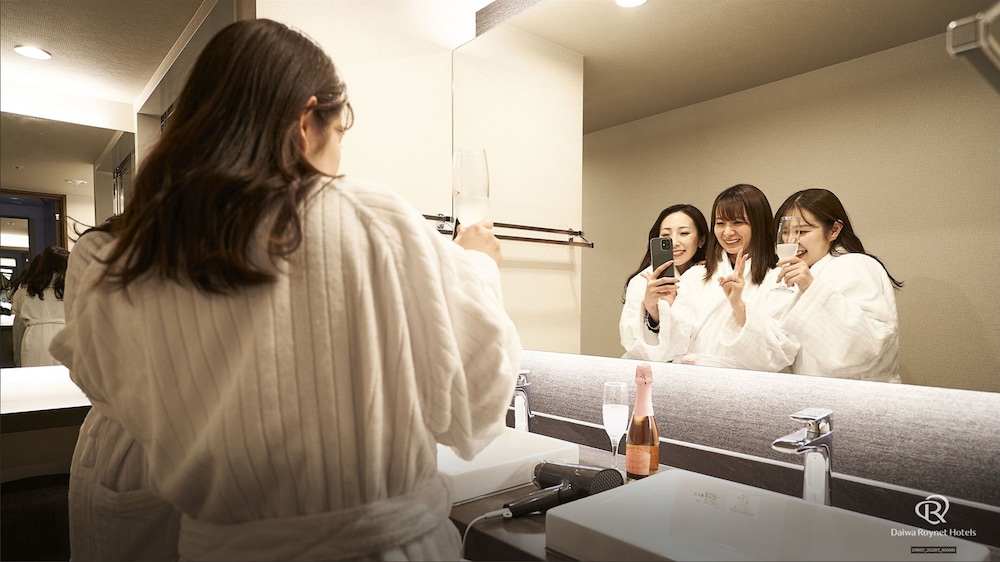 エグゼクティブツイン (2名利用) 禁煙 バスルーム4 | ダイワロイネットホテル鹿児島天文館 PREMIER