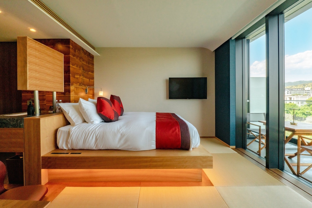 デラックス ルーム バルコニー (River) | 源氏京都