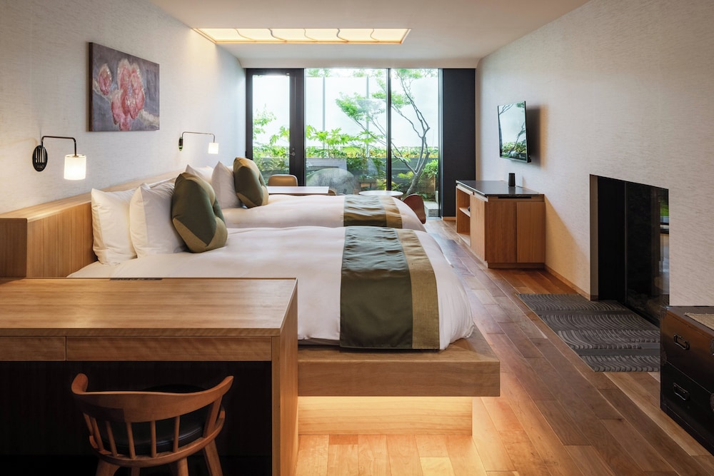 プレミアム ルーム ダブルベッド 2 台 (Garden) 客室2 | 源氏京都