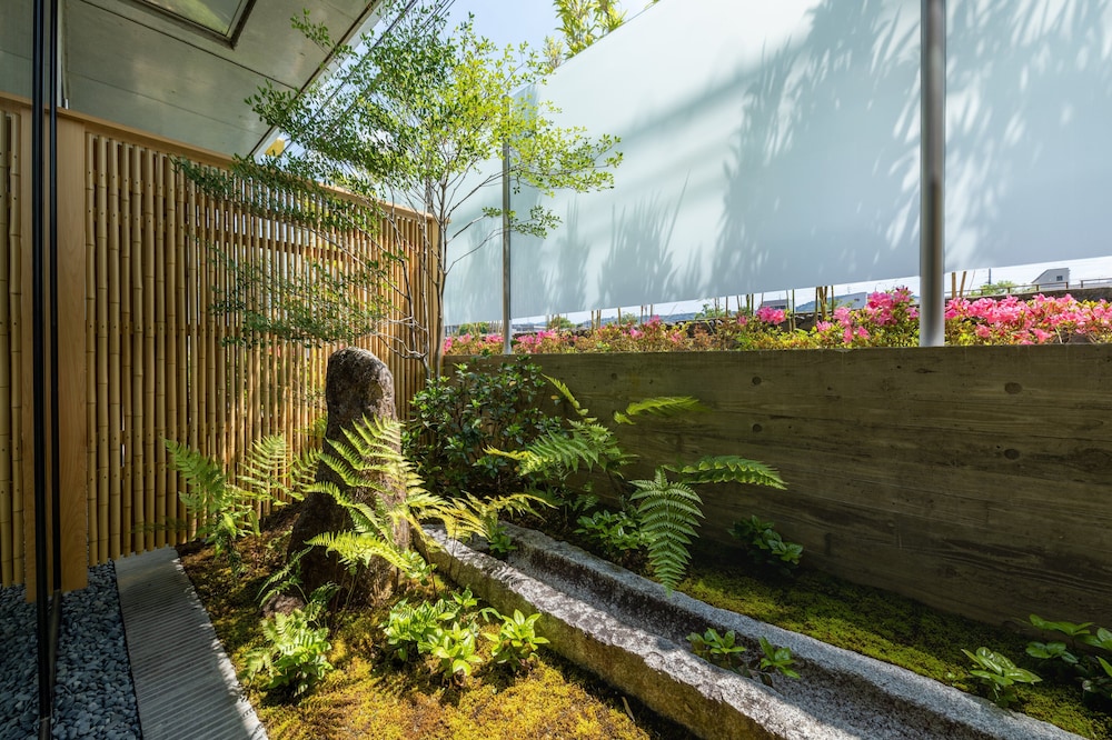 デラックス ルーム (Garden) 客室2 | 源氏京都