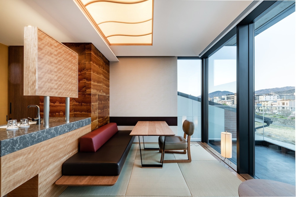 スイート バルコニー (River) バルコニー1 | 源氏京都