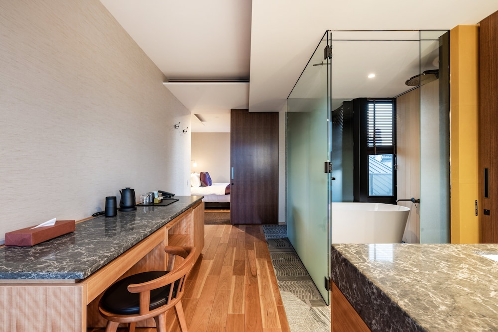 スイート バルコニー (River) | 源氏京都