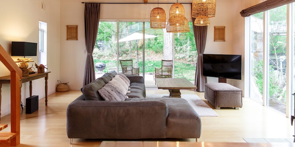 ヴィラ 客室1 | 軽井沢ファニーアワーズ