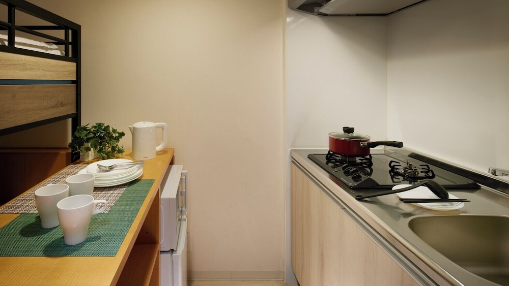 4 人部屋 専用キッチン0 | Minn 新大阪