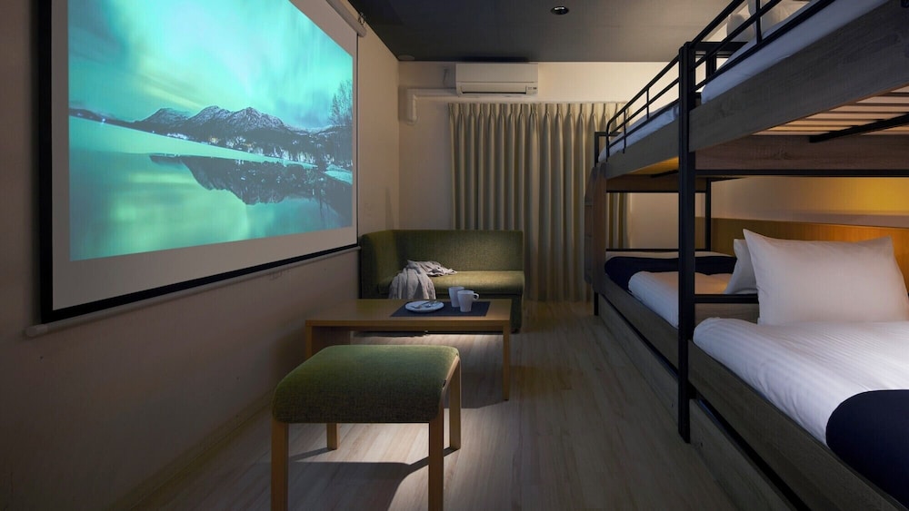 4 人部屋 リビング エリア0 | Minn 新大阪