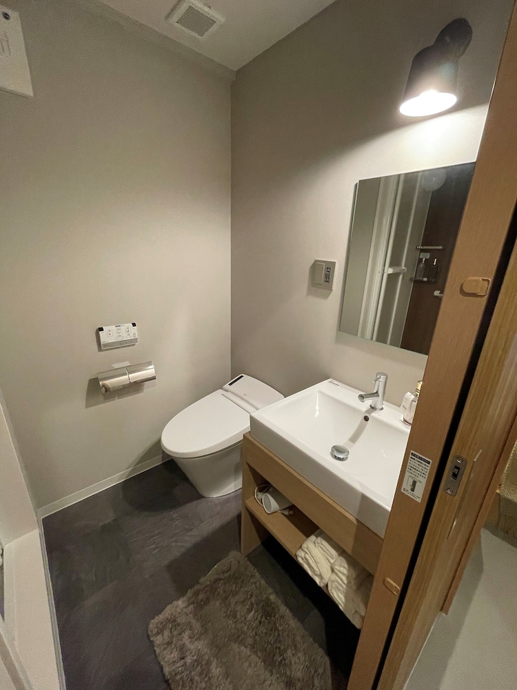 スタンダード ダブルルーム バスルーム0 | R Hotel Namba