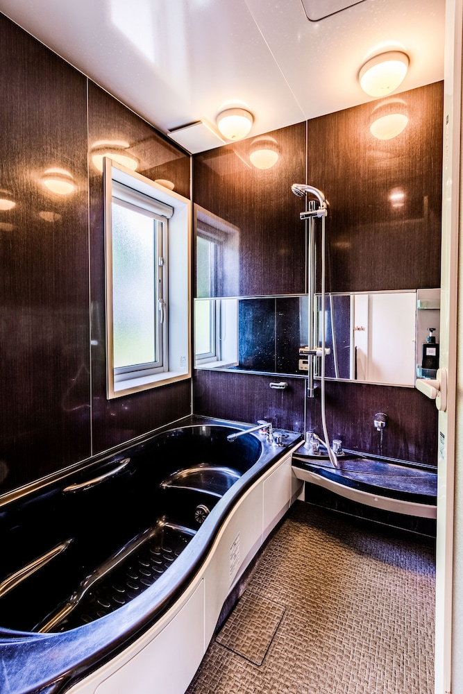 ファミリー ハウス バスルーム0 | ピーク