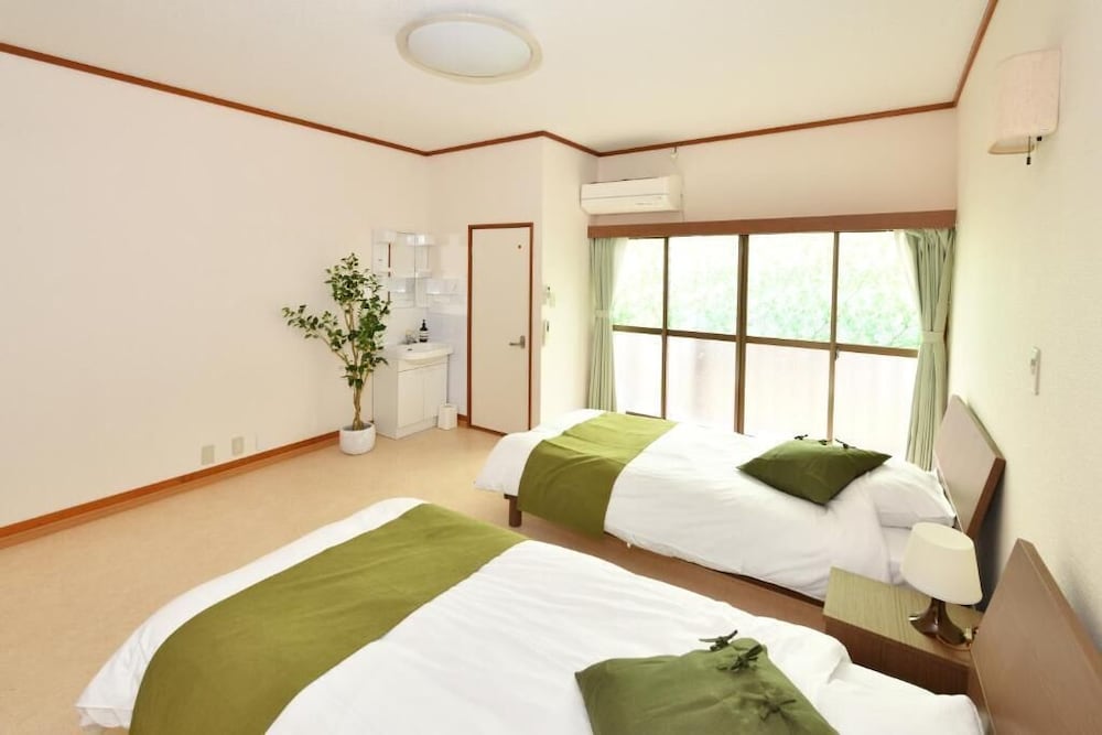 ベーシック ハウス (1-4名予約は1階2部屋のみ、5-6名は3部屋、7-9名は4部屋) 客室6 | 山葵 - WASABI -