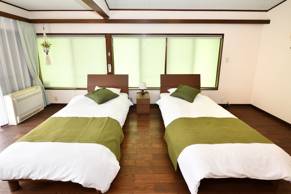 ベーシック ハウス (1-4名予約は1階2部屋のみ、5-6名は3部屋、7-9名は4部屋) 客室8 | 山葵 - WASABI -
