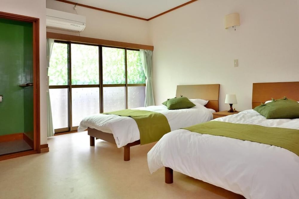 ベーシック ハウス (1-4名予約は1階2部屋のみ、5-6名は3部屋、7-9名は4部屋) 客室5 | 山葵 - WASABI -