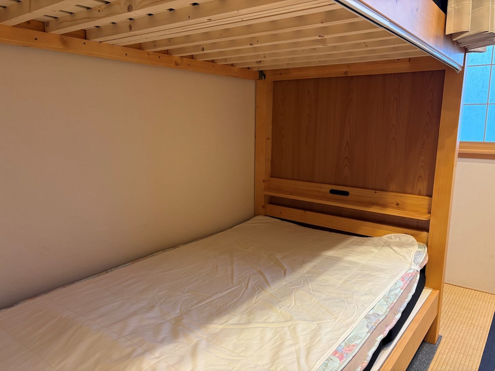 和室 6人部屋 禁煙 客室1 | Hostel Ogk