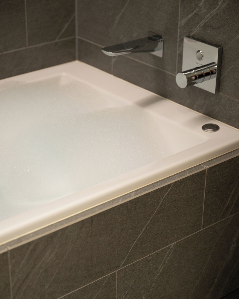 ルーム キングベッド 1 台 禁煙 (View) バスルーム1 | ウェスティンホテル横浜