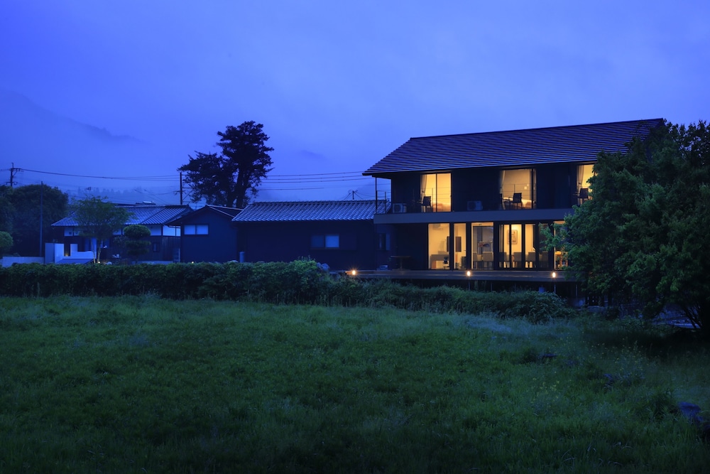 ベーシック ツインルーム 客室1 | 井村家別邸 月の離なれ