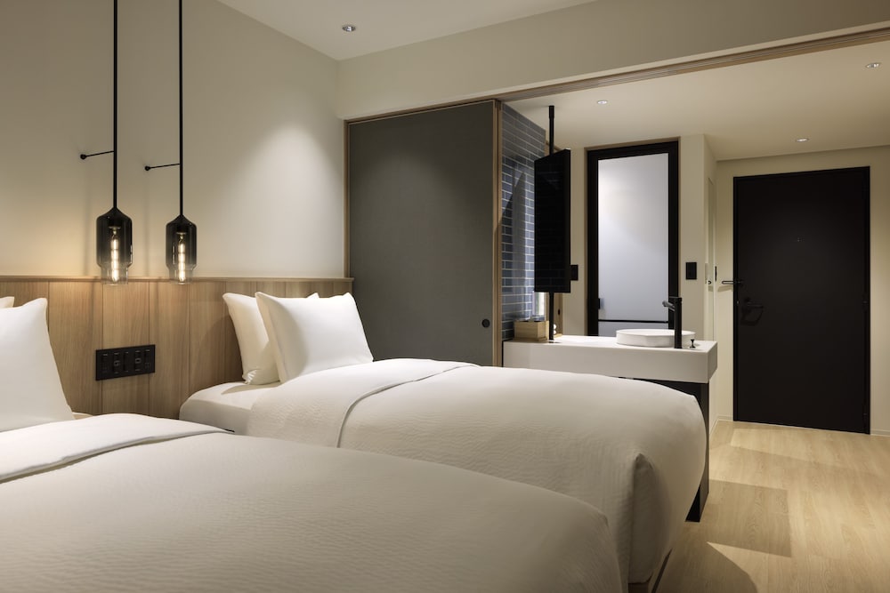 スタンダード ルーム シングルベッド 2 台 禁煙 客室1 | フェアフィールド・バイ・マリオット・北海道えにわ