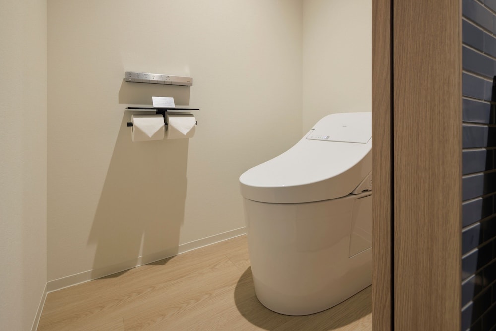 スタンダード ルーム シングルベッド 2 台 禁煙 バスルーム2 | フェアフィールド・バイ・マリオット・北海道えにわ