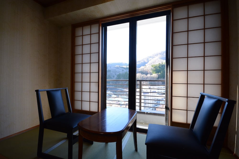 トラディショナル 4 人部屋 客室2 | 那須塩原 一萬亭