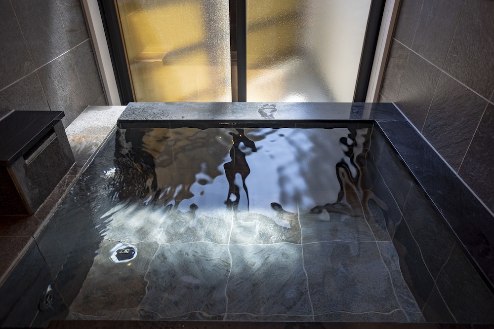 ラグジュアリー ヴィラ バスルーム4 | 浅江 ASAE