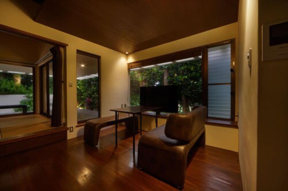 ファミリー ヴィラ リビング エリア0 | Private Villas Ryuz 備瀬