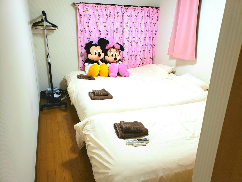 客室1 | 民泊舞浜