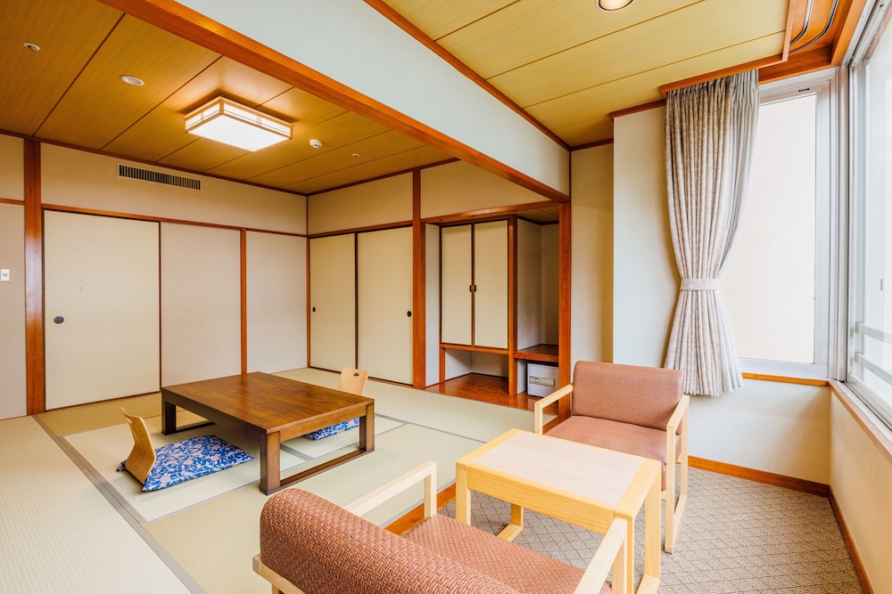 和室8畳 禁煙 客室1 | 亀の井ホテル 潮来