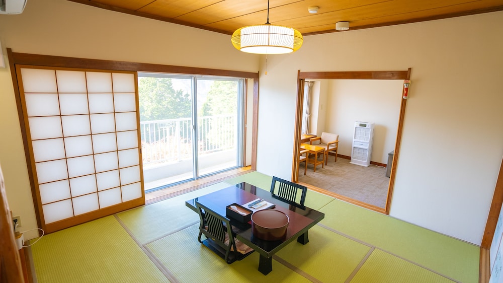 4 人部屋 客室8 | Trip7 箱根仙石原温泉ホテル