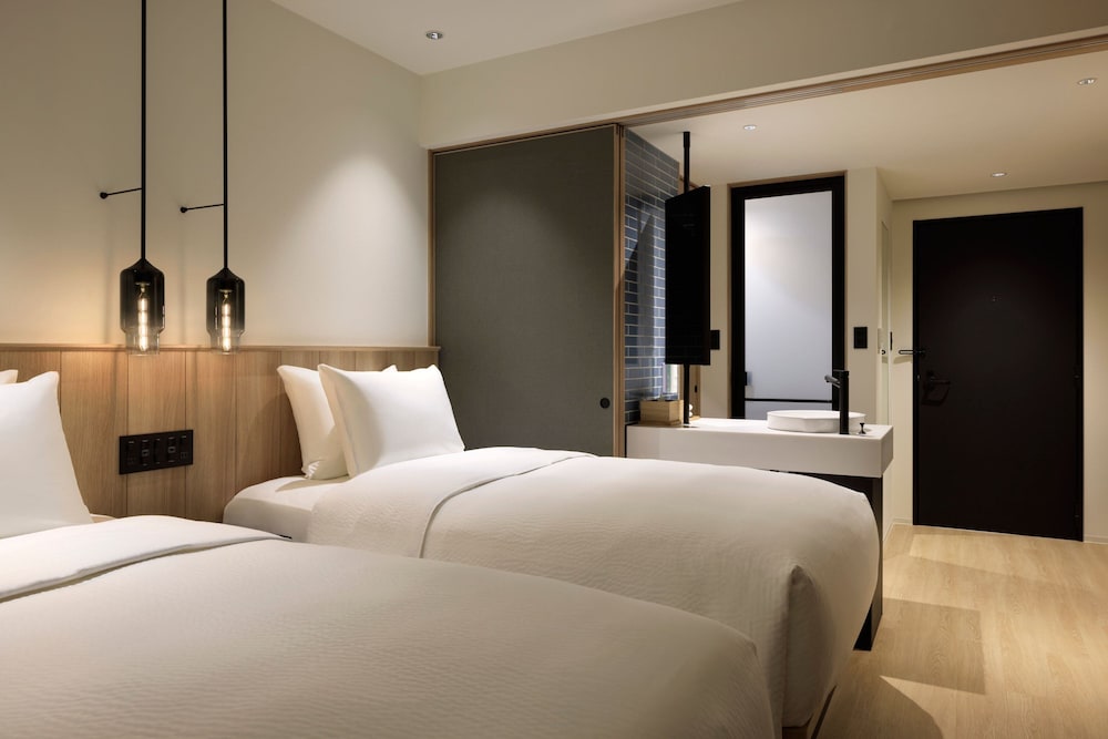 スタンダード ルーム シングルベッド 2 台 客室4 | フェアフィールド･バイ･マリオット･北海道南富良野