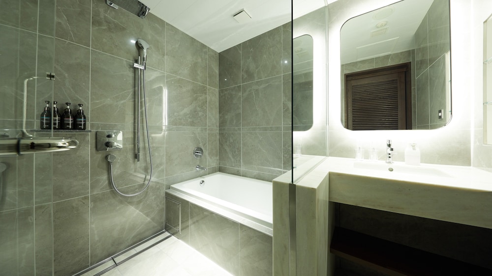 スーペリア ツインルーム 禁煙 バスルーム0 | OMO5 小樽 by 星野リゾート