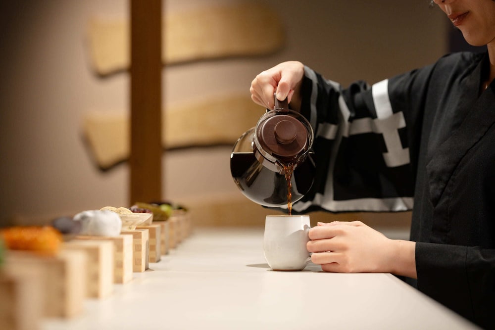 コーヒー サービス1 | OMO5 京都三条 by 星野リゾート