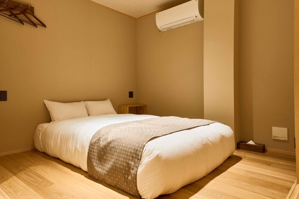 ファミリー ペントハウス 客室1 | 今昔荘 大阪 天保山 - 生洲・高灯籠