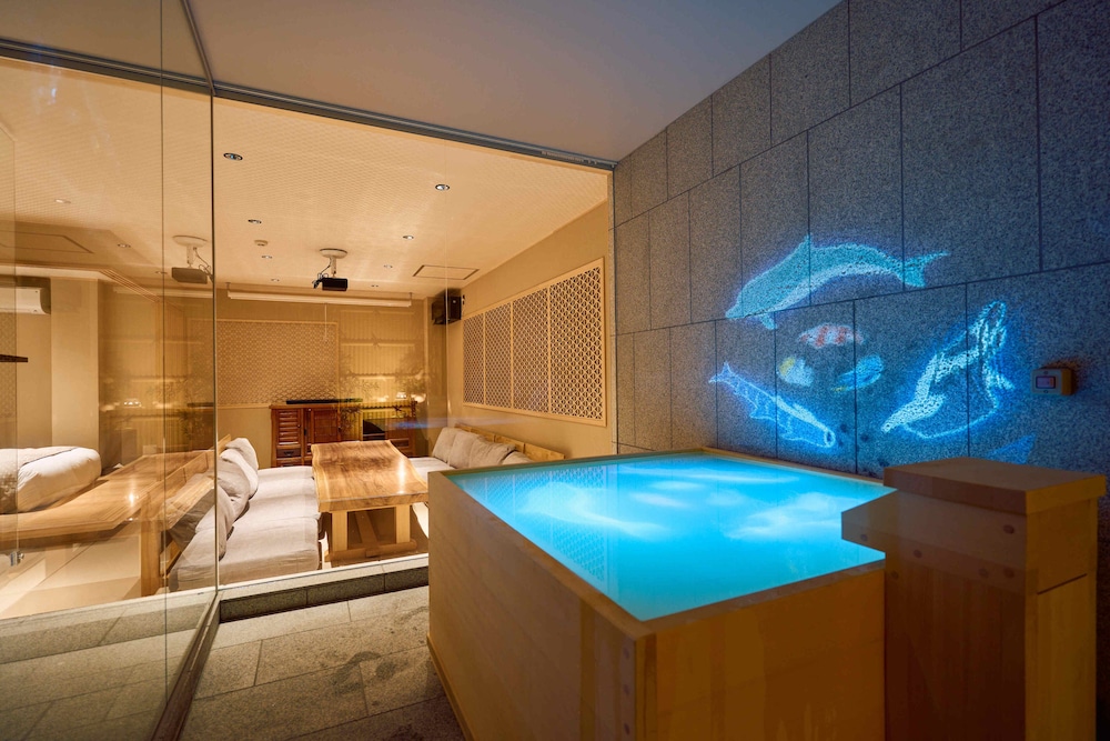 ファミリー ペントハウス バスルーム1 | 今昔荘 大阪 天保山 - 生洲・高灯籠