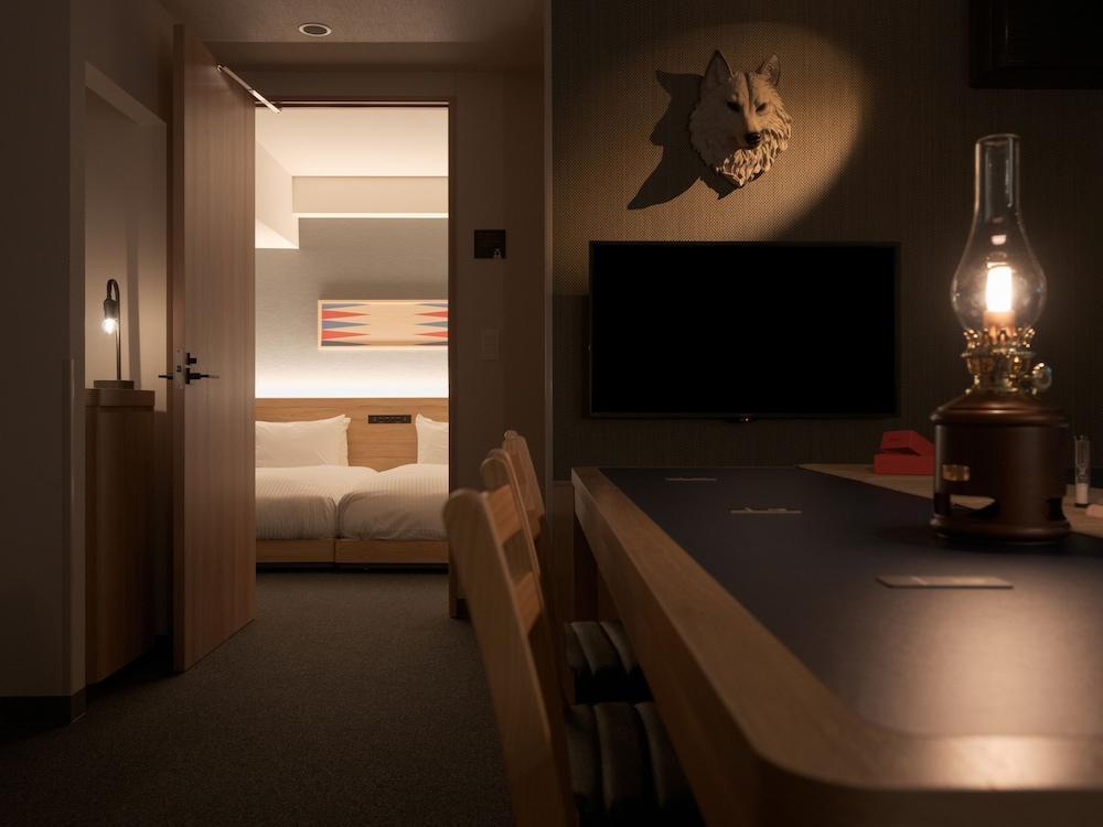 人狼とマーダーミステリーの部屋 禁煙 客室1 | MIMARU大阪 難波STATION