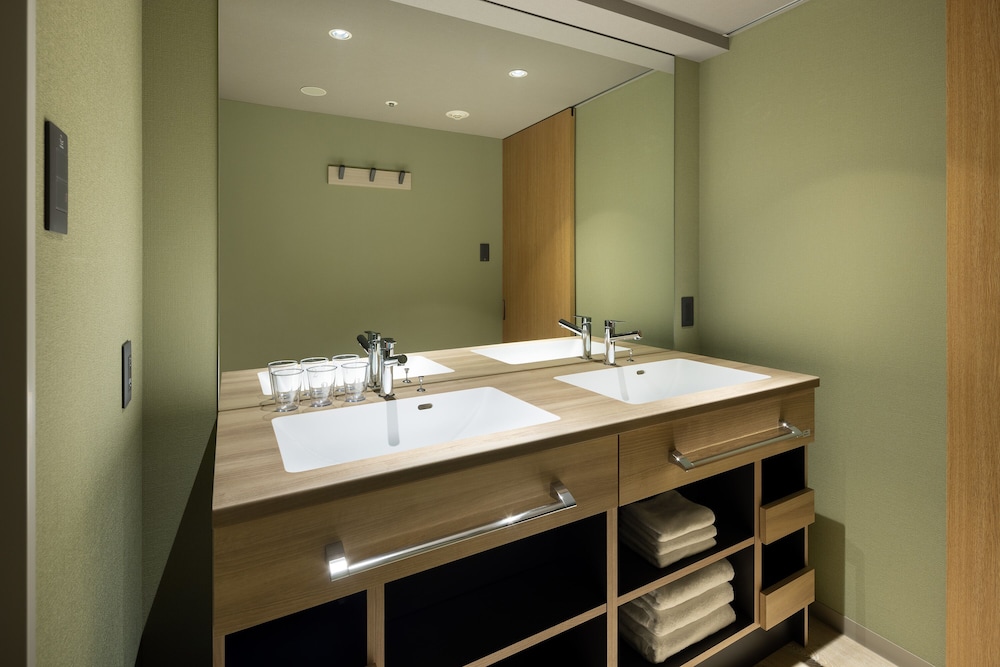 スーペリア ツインルーム バスルーム0 | OMO5 金沢片町 by 星野リゾート