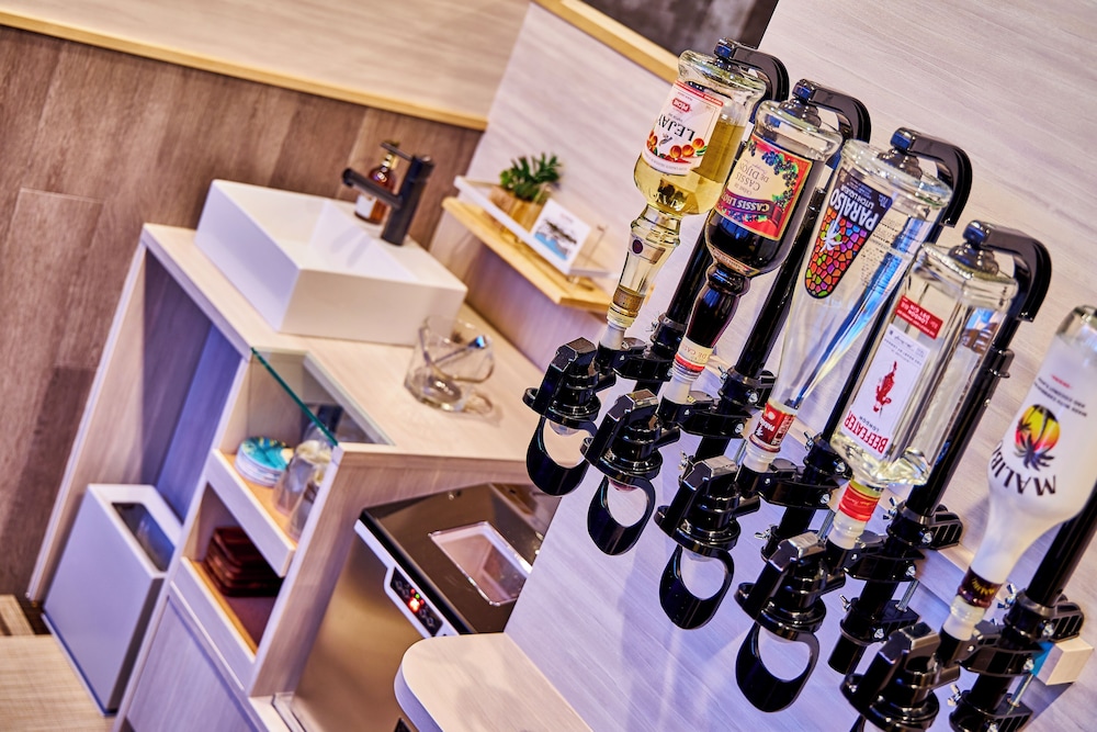 ファミリー ダブルルーム 4 ベッドルーム 禁煙 客室2 | ホテルバリアンリゾート新宿グランピング店 - 大人限定