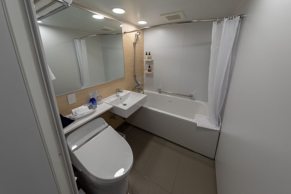 ダブルまたはツインルーム 禁煙 (Check in 17:00 / Check out 10:00) バスルーム0 | いろはグランホテル近鉄奈良駅前