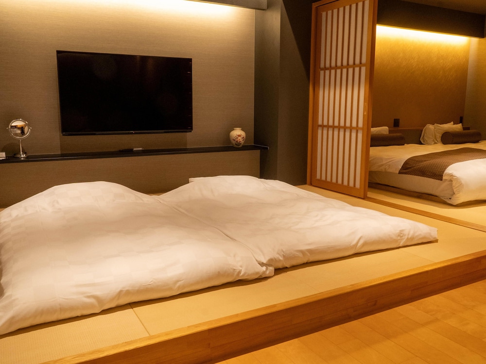 デラックスフォース スイート 57平米 禁煙 客室5 | 和空 成田山門前