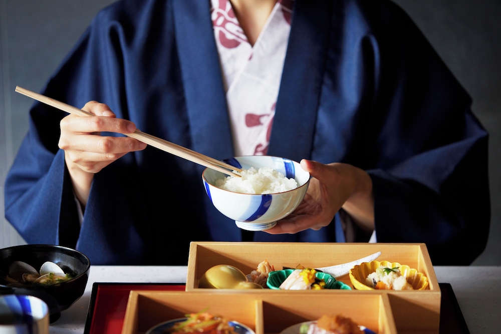 スーペリア スイート 50平米 禁煙 夕食 会席料理 18時or19時30開始 [アレルギーはホテルまで要事前連絡] 客室8 | 和空 成田山門前