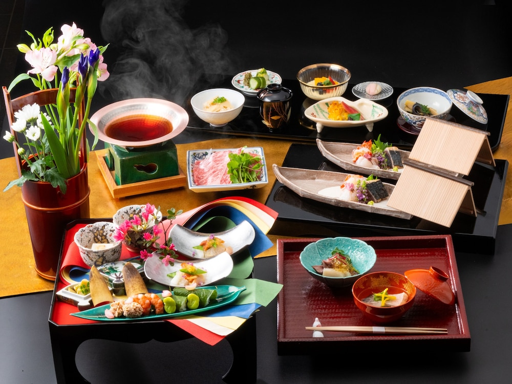 コンフォート ツインルーム 36平米 禁煙 夕食 会席料理 18時or19時30開始 [アレルギーはホテルまで要事前連絡] | 和空 成田山門前