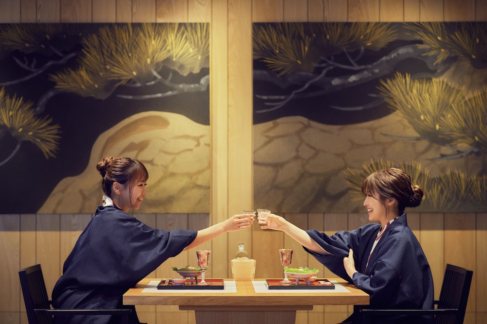 スーペリア スイート 50平米 禁煙 夕食 会席料理 18時or19時30開始 [アレルギーはホテルまで要事前連絡] 客室9 | 和空 成田山門前