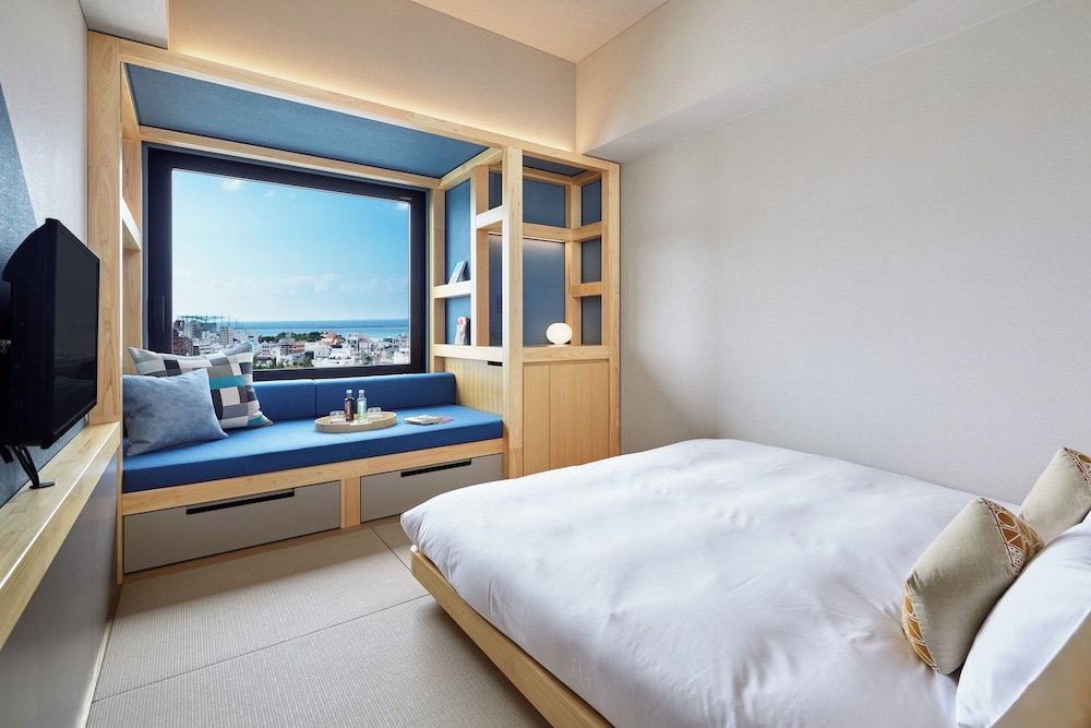 クイーンルームソファベッド付 禁煙 | OMO5 沖縄那覇 by 星野リゾート