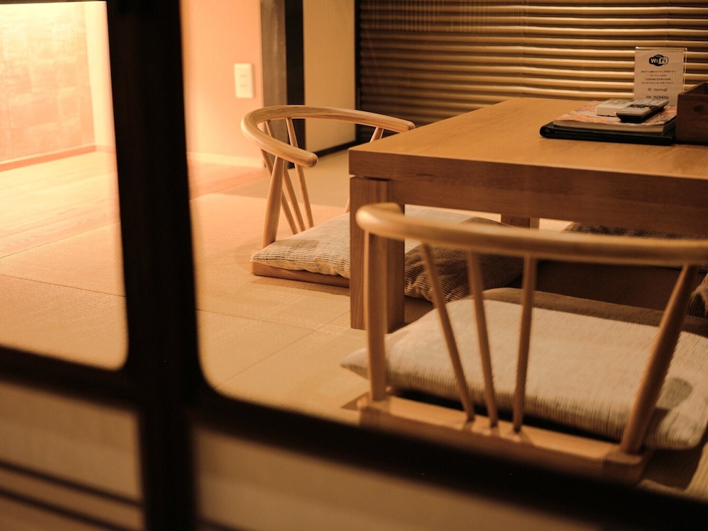 ヴィラ リビング エリア3 | 紡 祇園白川